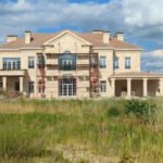 Bihus.Info: Фігурантка справи Чернишова будує елітні маєтки в Козині