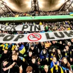 Білоруські фанати підтримали Україну банерами проти путіна та лукашенка на матчі збірної