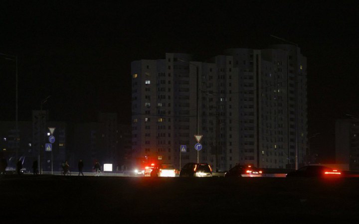 Графіки відключень: чому різняться за регіонами та чи впливає на це корупція