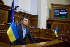 Колишній «слуга народу» створює депутатську групу: каже, що на підтримку президента