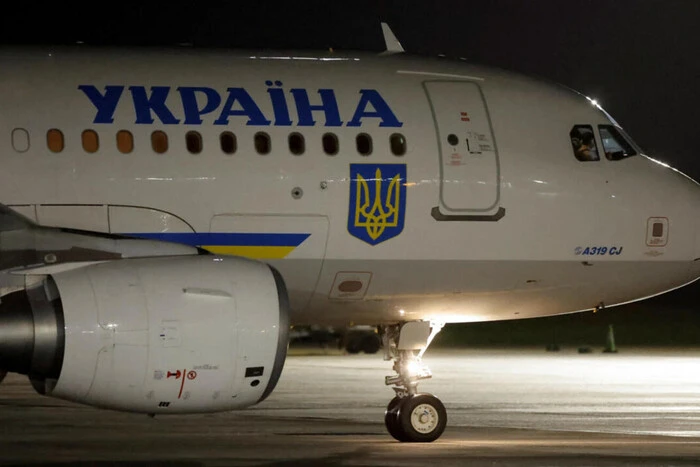 Ірландія підтвердила. Зеленський розказав про атаку дронів на його літак