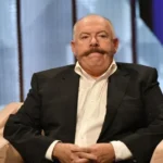 Золоті злитки та дорогі годинники. У Франції ДБР провело обшуки на віллі Піскуна