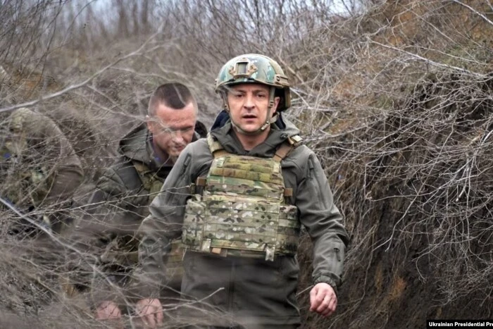 Зеленський готовий відвести війська з лінії фронту, але є умова – FT