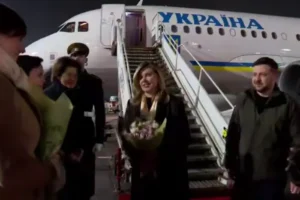Зеленський та перша леді прибули до Вільнюса (відео)