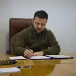 Продовження воєнного стану і мобілізації: Зеленський підписав закони