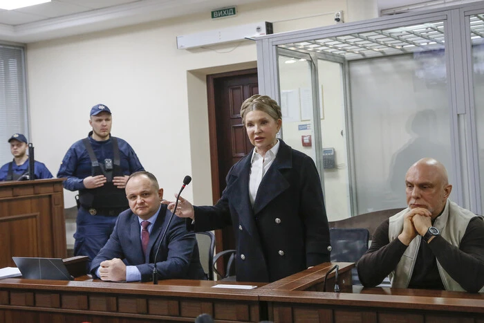 Тимошенко заявляє про спробу знищити «Батьківщину»