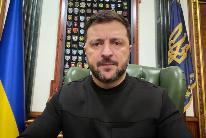 «Не треба тікати від проблем». Зеленський звернувся до чиновників після обстрілу РФ