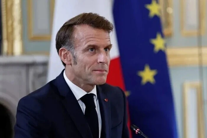 Зеленський відповів Макрону на ініціативу щодо діалогу з РФ