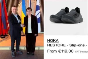 Милованов одягнув кросівки під червоні шкарпетки на міжнародну зустріч в Лондоні (фото)