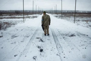 Чи може Україна віддати Росії території в обмін на мир? Дипломат розтлумачив норми Конституції