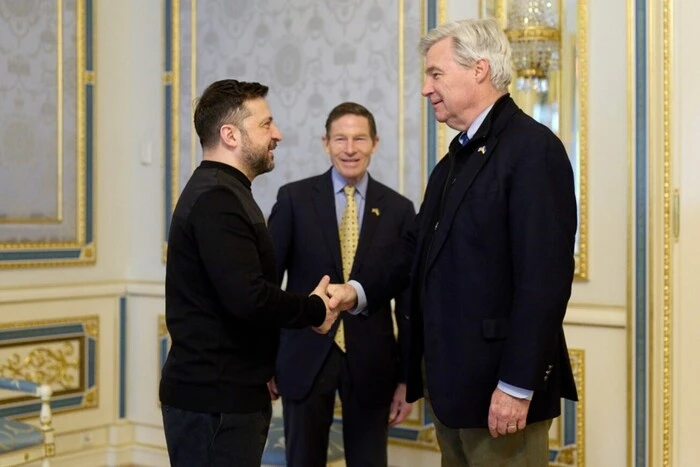 Зеленський обговорив із сенаторами США посилення санкцій проти тіньового флоту РФ