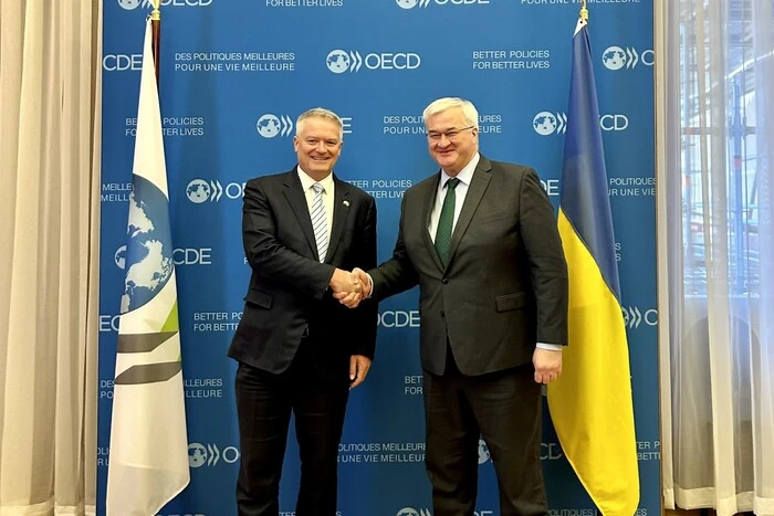 Глава МЗС України розпочав візит до Франції