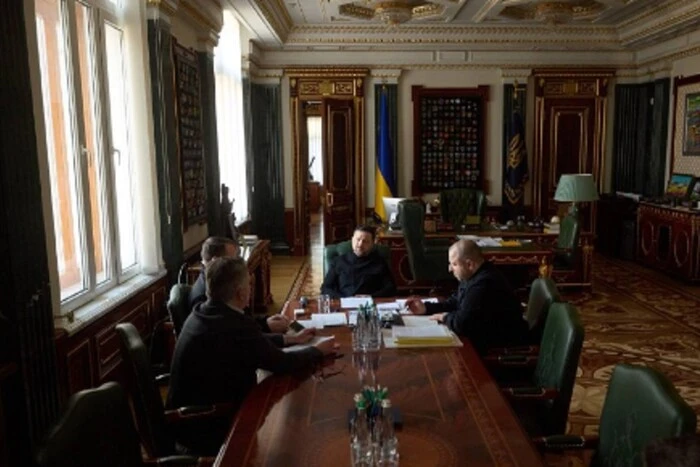 Перемовини про мир. Зеленський зустрівся із українською делегацією та розповів про провокацію РФ