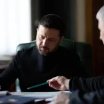 Очікувати більше атак дронами? Розвідка повідомила Зеленському про плани РФ