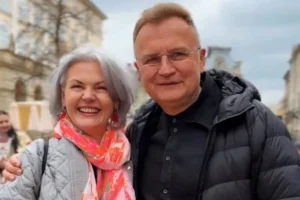 «Третій рік ходжу». Садовий розкрив ціну свого вбрання та секрет щасливого шлюбу (відео)