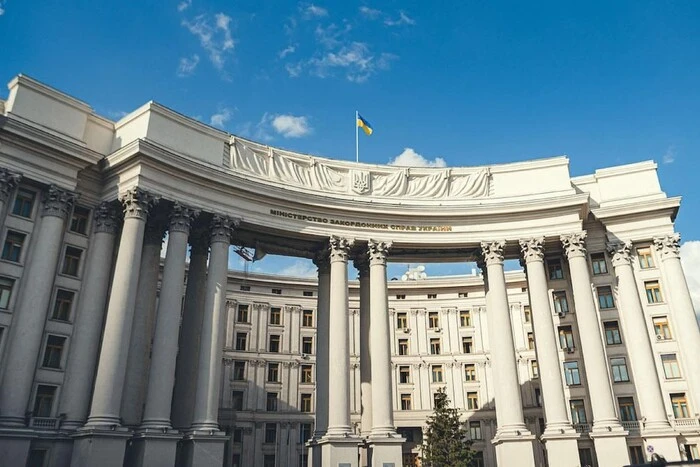 Україна готує заміну послів у низці країн