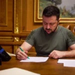 Зеленський ініціював продовження воєнного стану і мобілізації