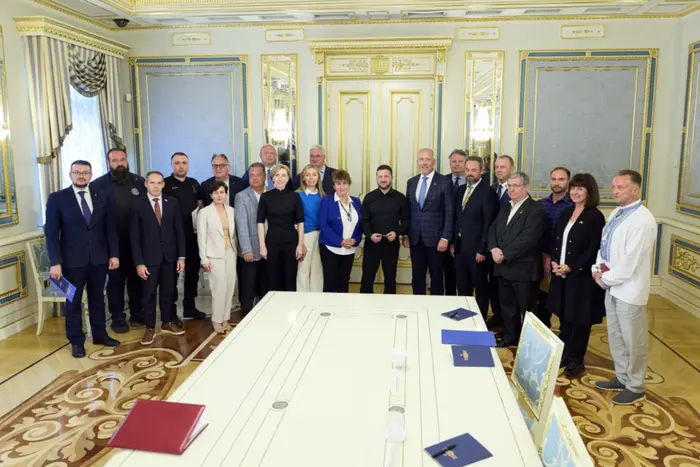 Зеленський зустрівся з делегацією Світового конгресу українців
