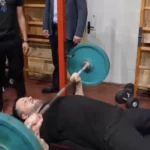 Зеленський підняв штангу та постріляв із лука на змаганнях ветеранів (відео)