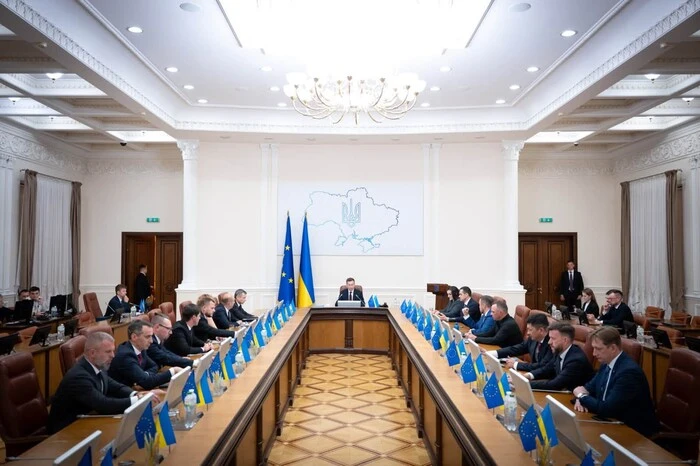 Уряд призначив трьох заступників міністрів та визначився з головою РДА